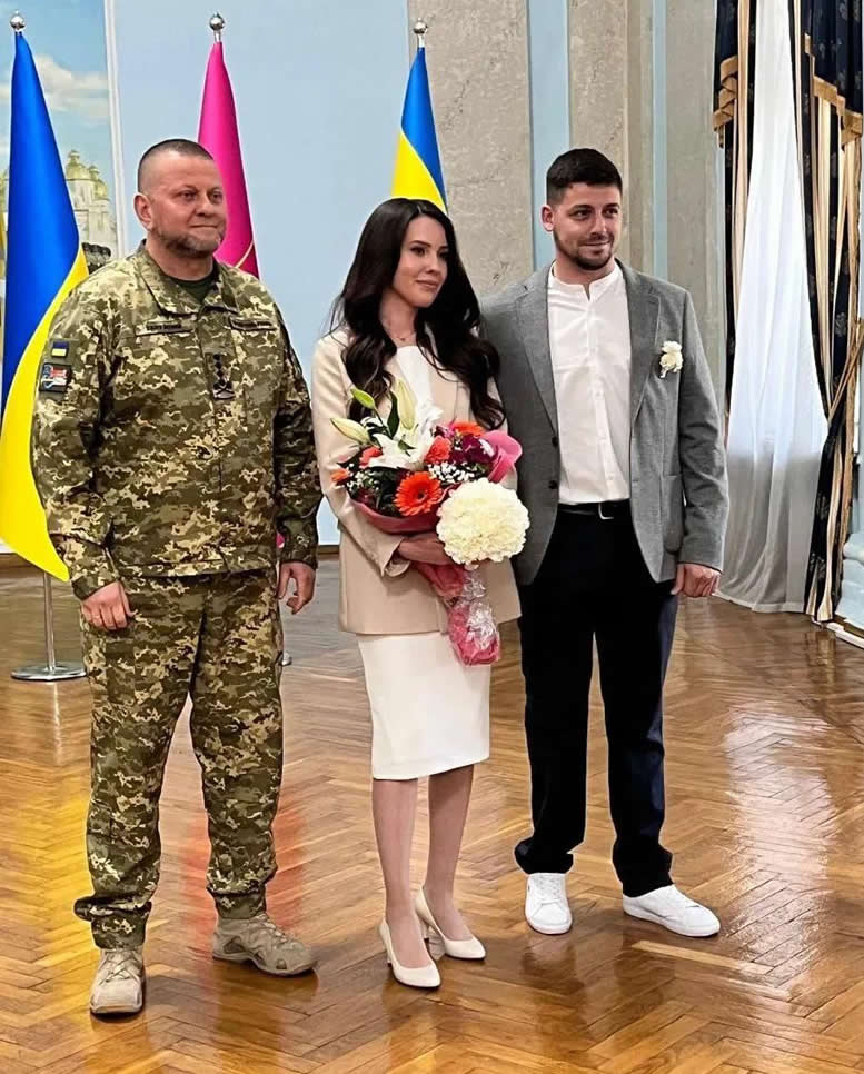 乌克兰否认总司令扎卢日内阵亡 乌军或有人事变动