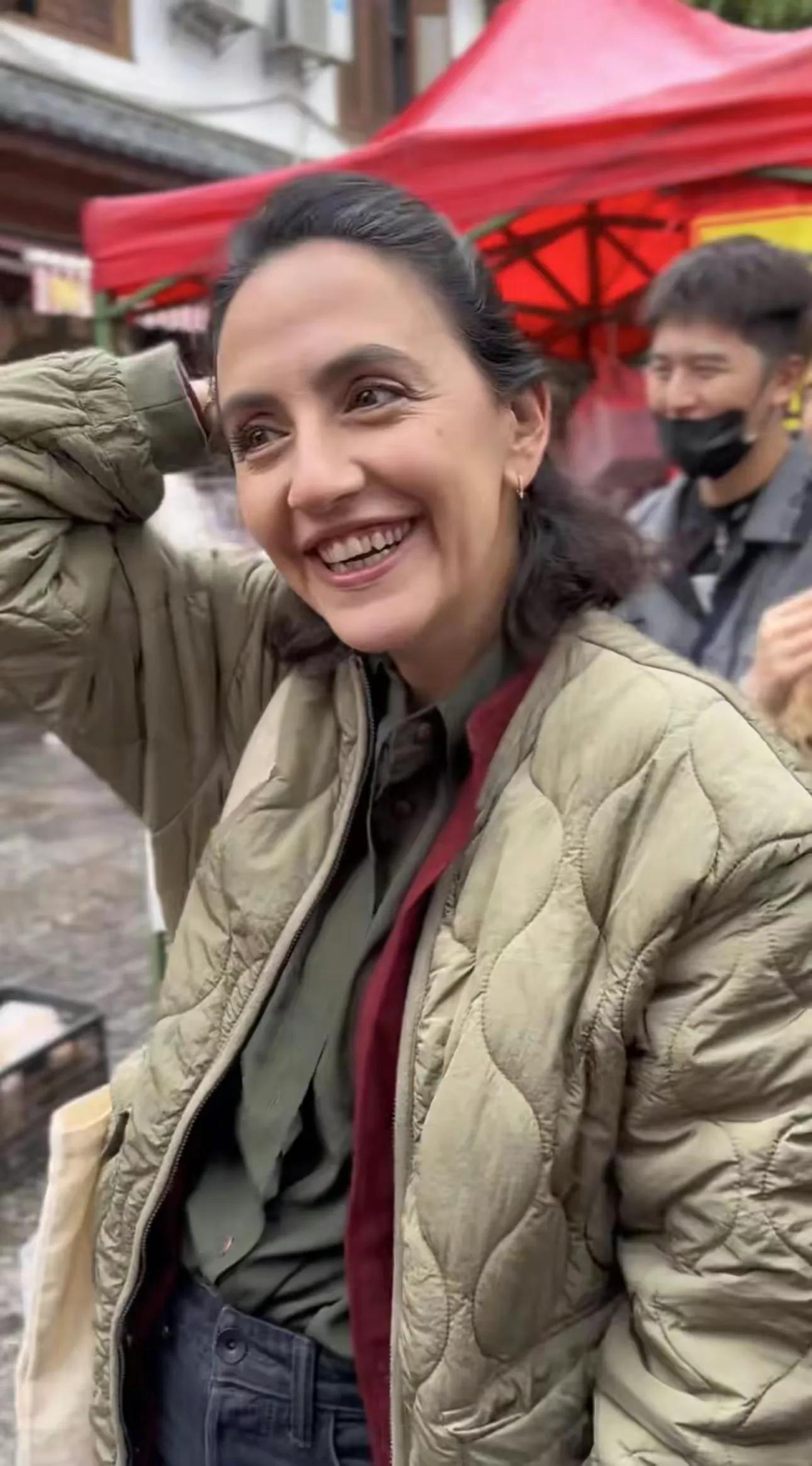 刘烨法国老婆近照沧桑变化大随性洒脱很朴素