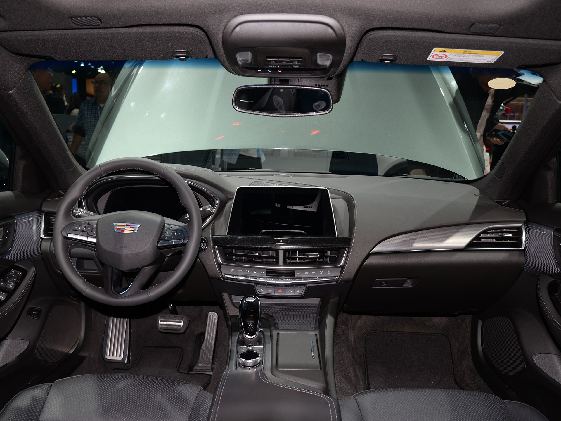 最关键的是ct5可不是病猫,在整个二线豪华b级车里面一直销量第一,所以